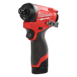 Iskevä ruuvinväännin